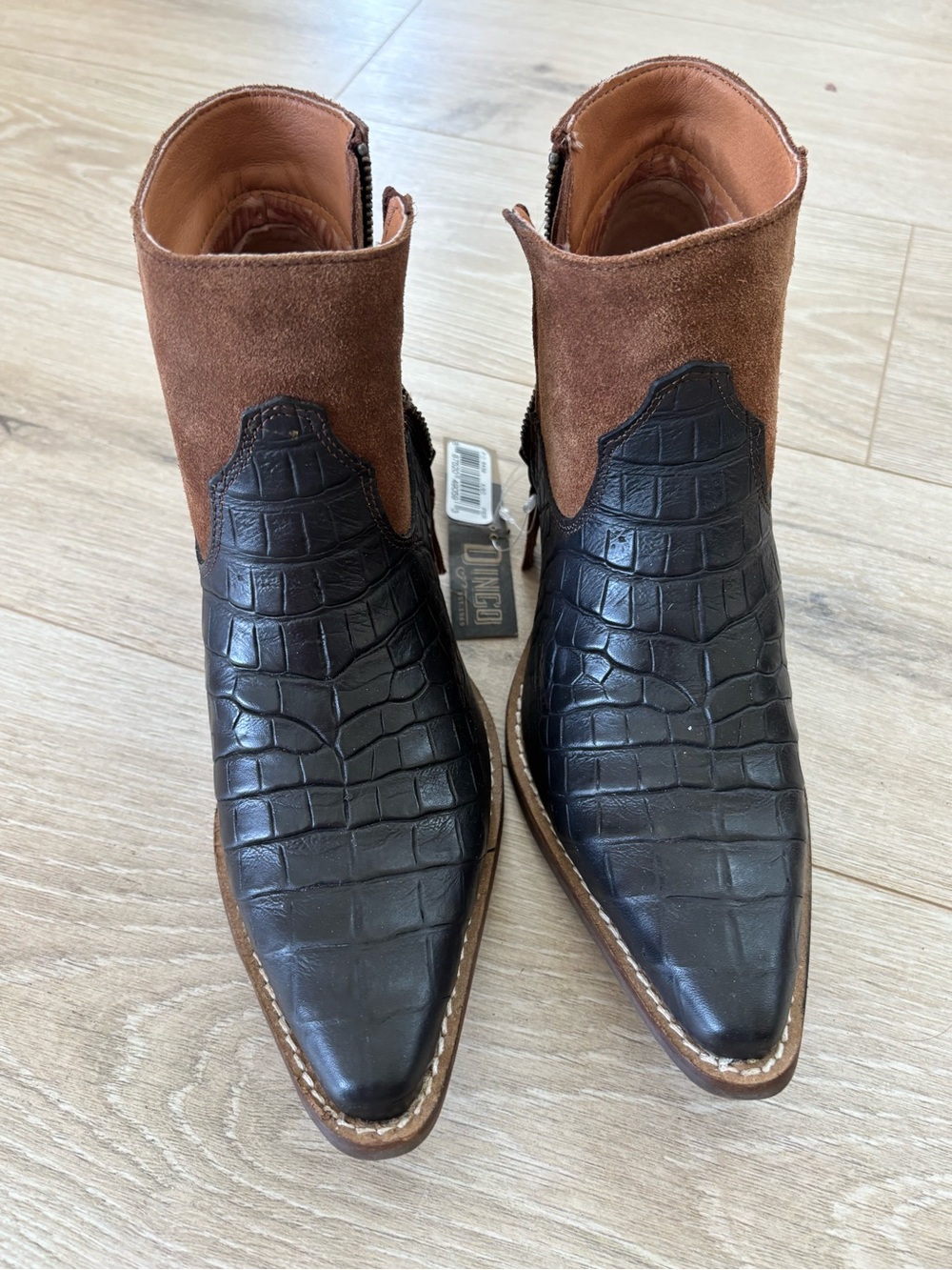 NWT Dingo croc and suede western booties
